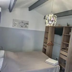 Appartement Chambre Cosy Avec Terrasse, Arles