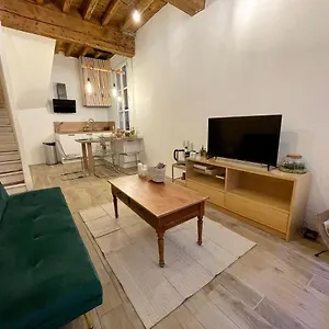  Hébergement de vacances La Roquette Me Taquine