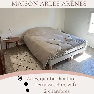  Hébergement de vacances La Confidentielle Centre Terrasse